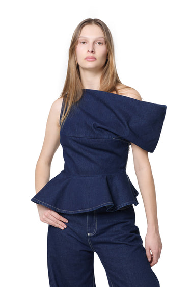 INDIGO DENIM OFF SHOULDER ASYMMETRIC TOP marques almeida
