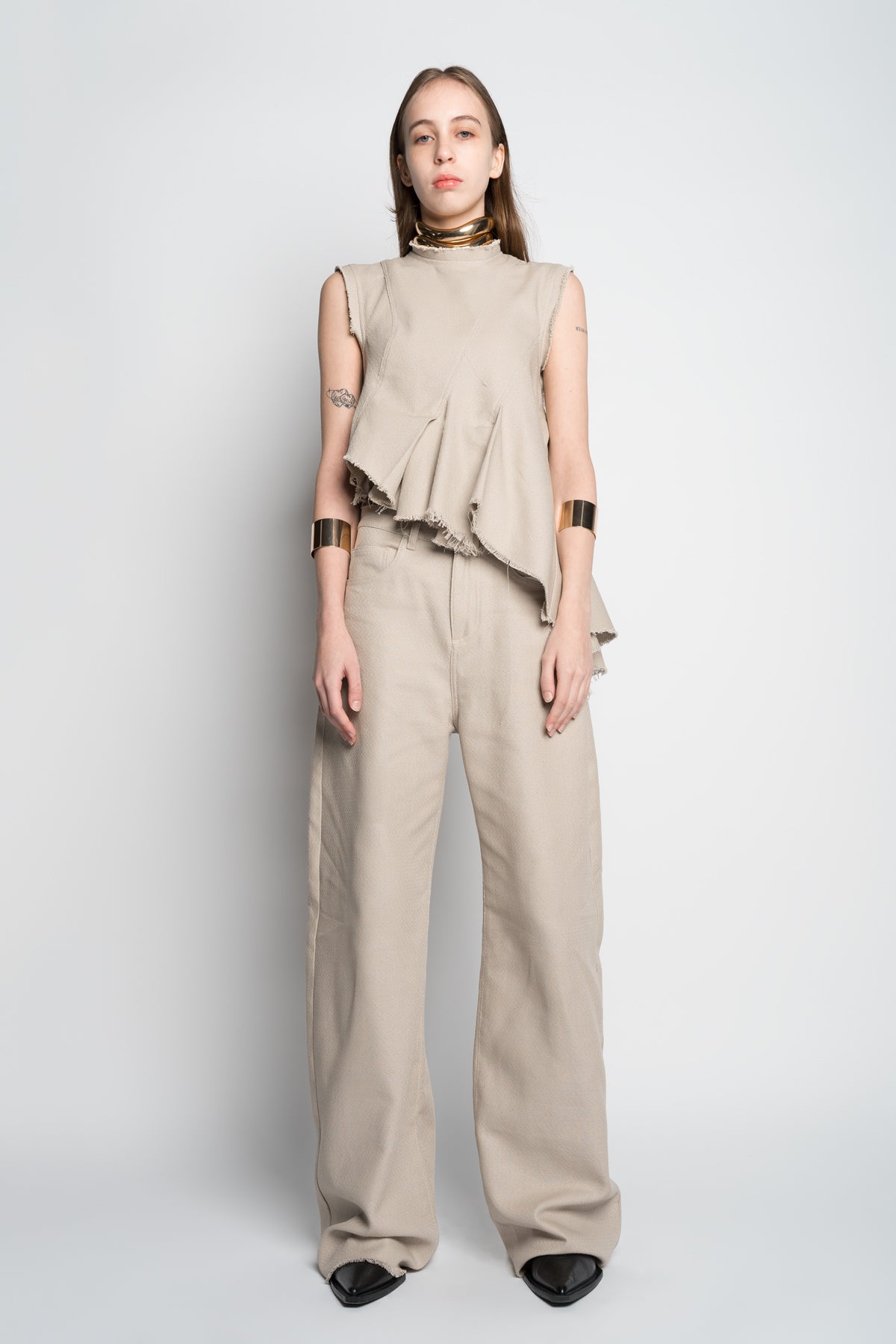 BEIGE WOVEN SLEEVELESS TOP WITH ASYMMETRIC HEM marques almeida