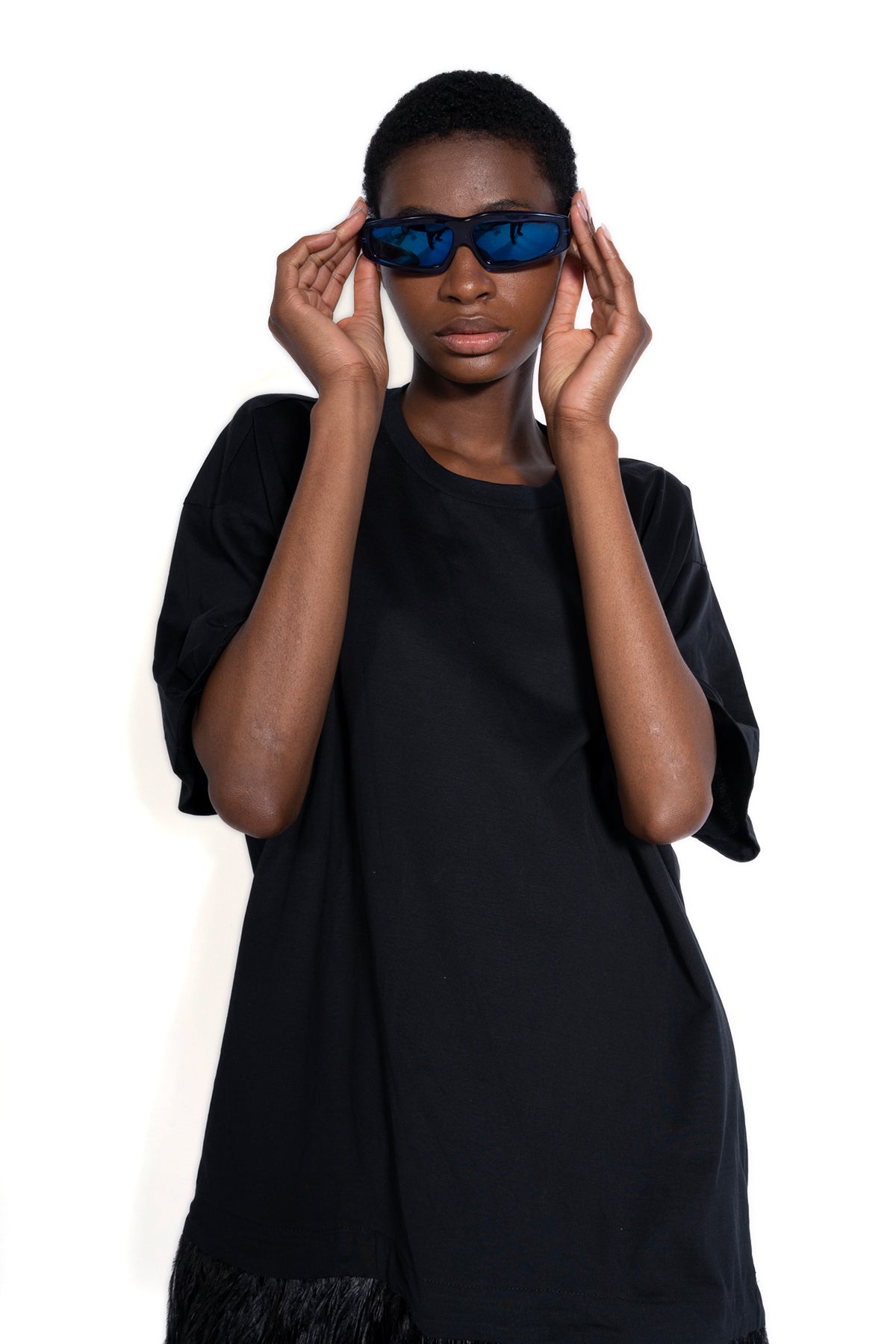 BLUE ANGULAR FRAME SUNGLASSES