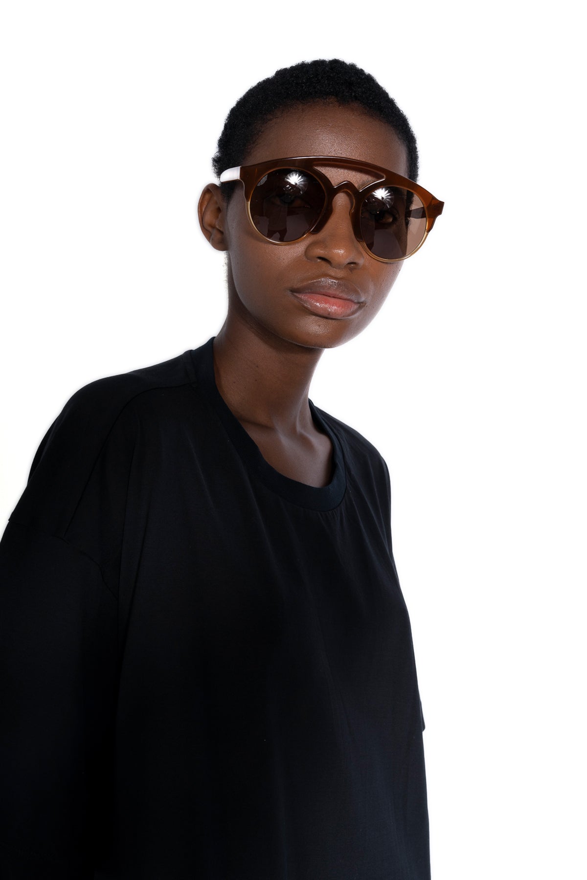 DARK BROWN BRIDGED SUNGLASSES