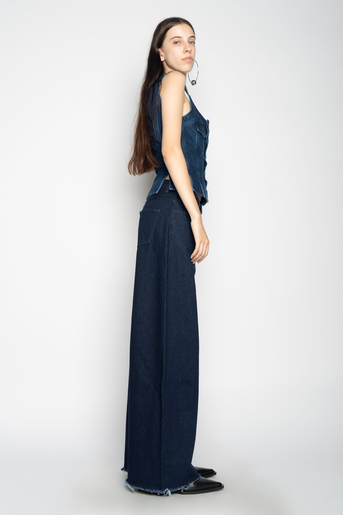 https://www.marquesalmeida.com/cdn/shop/files/DENIMCORSETINNAVYBLUE2.jpg?v=1694773498