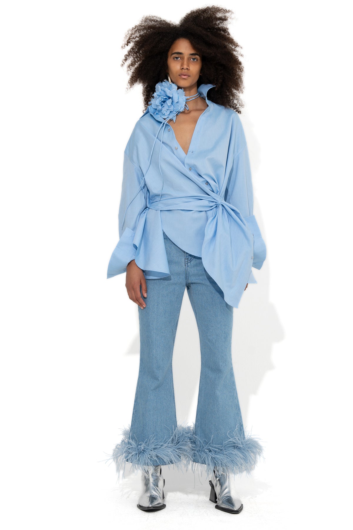 LIGHT BLUE FEATHER HEM CAPRI JEANS marques almeida