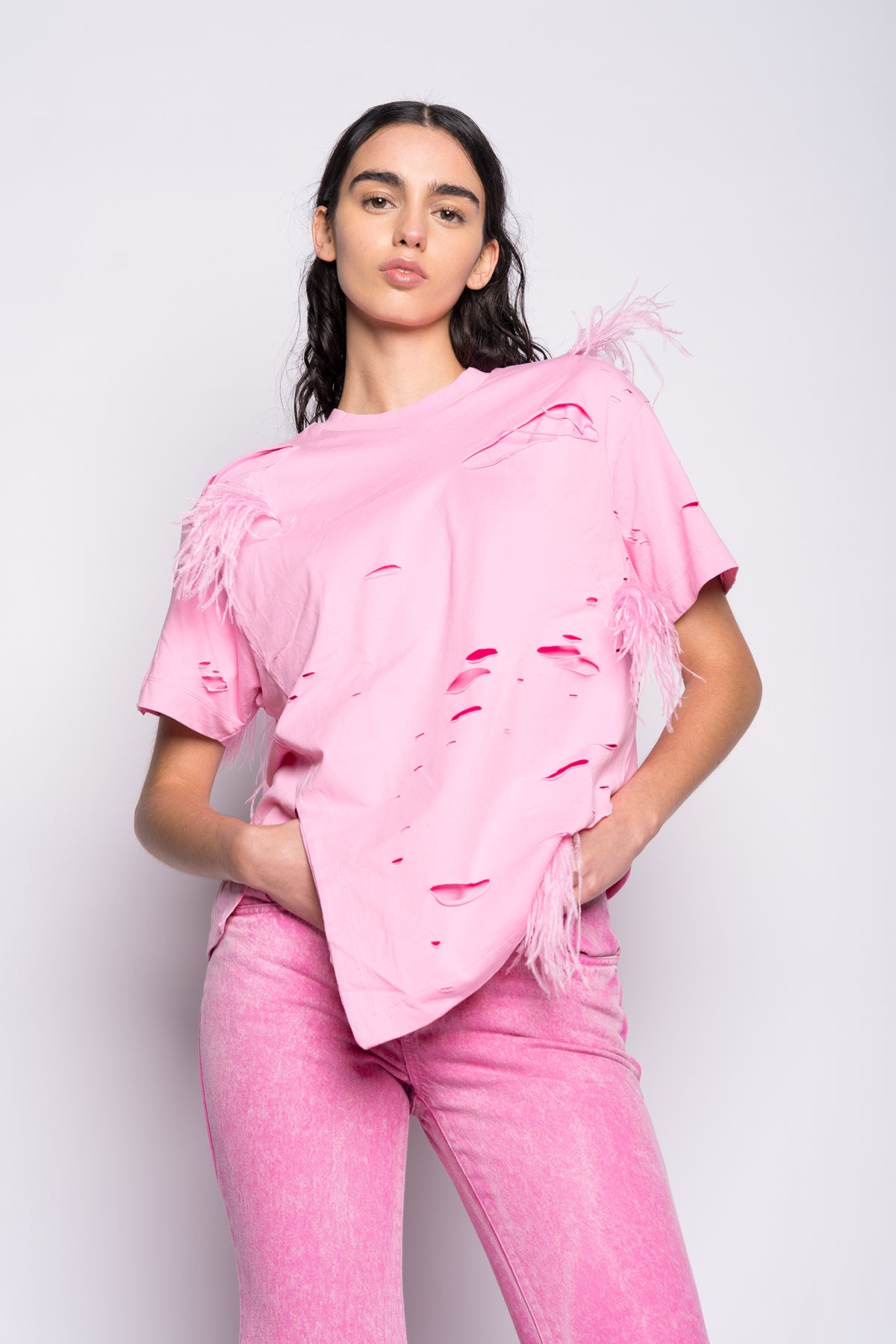 PINK DISTRESSED T-SHIRT WITH FEATHERS