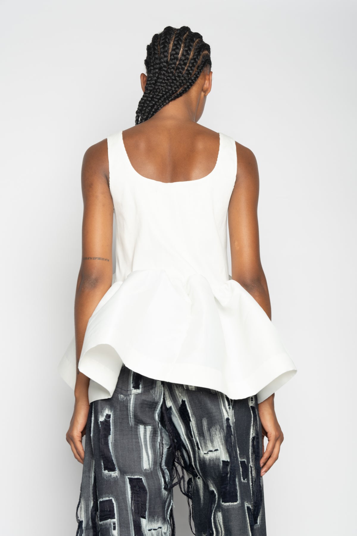 WHITE SLEEVELESS PUFF HEM TOP marques almeida