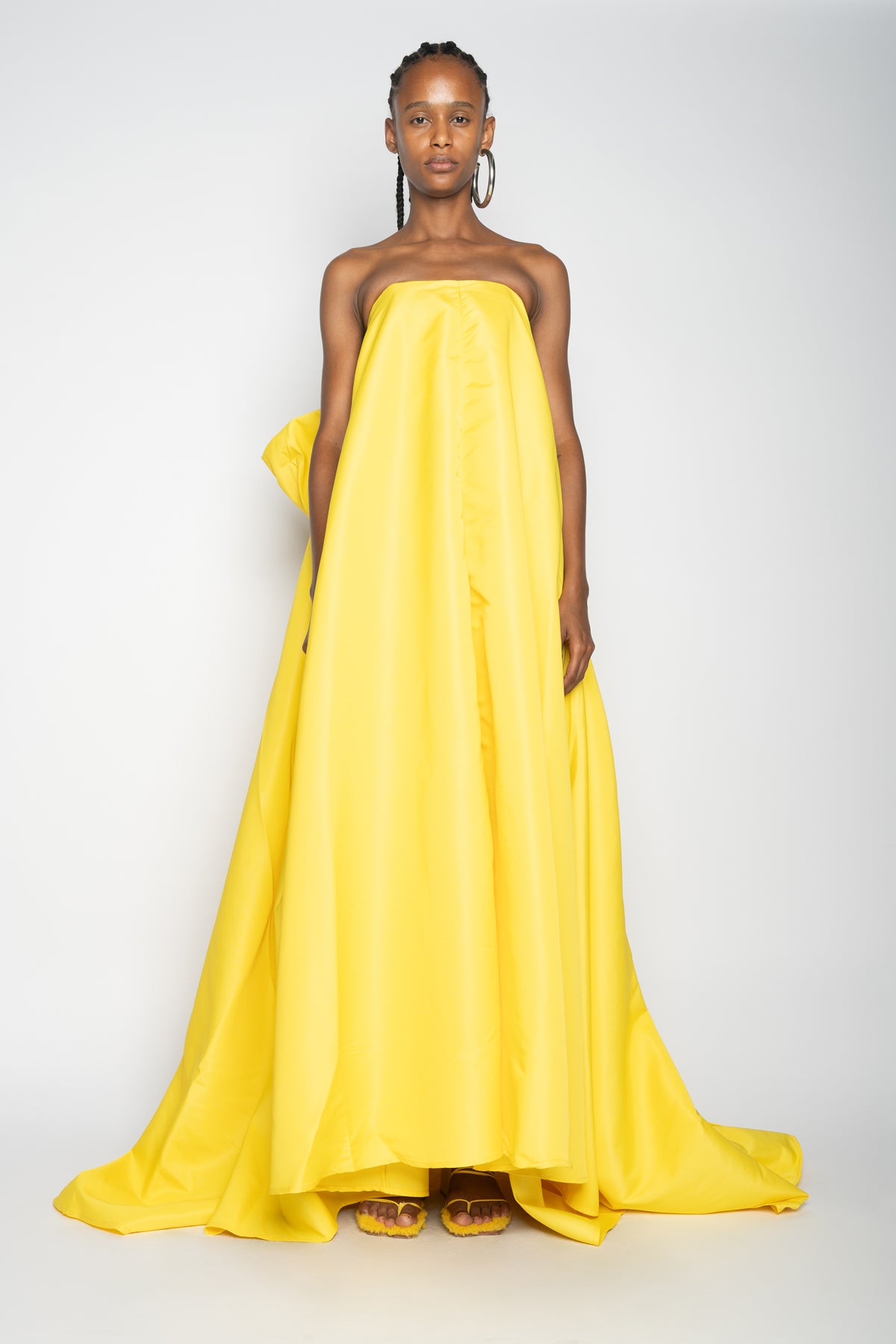 YELLOW DRESS WITH GIANT BOW IN THE BACK marques almeida