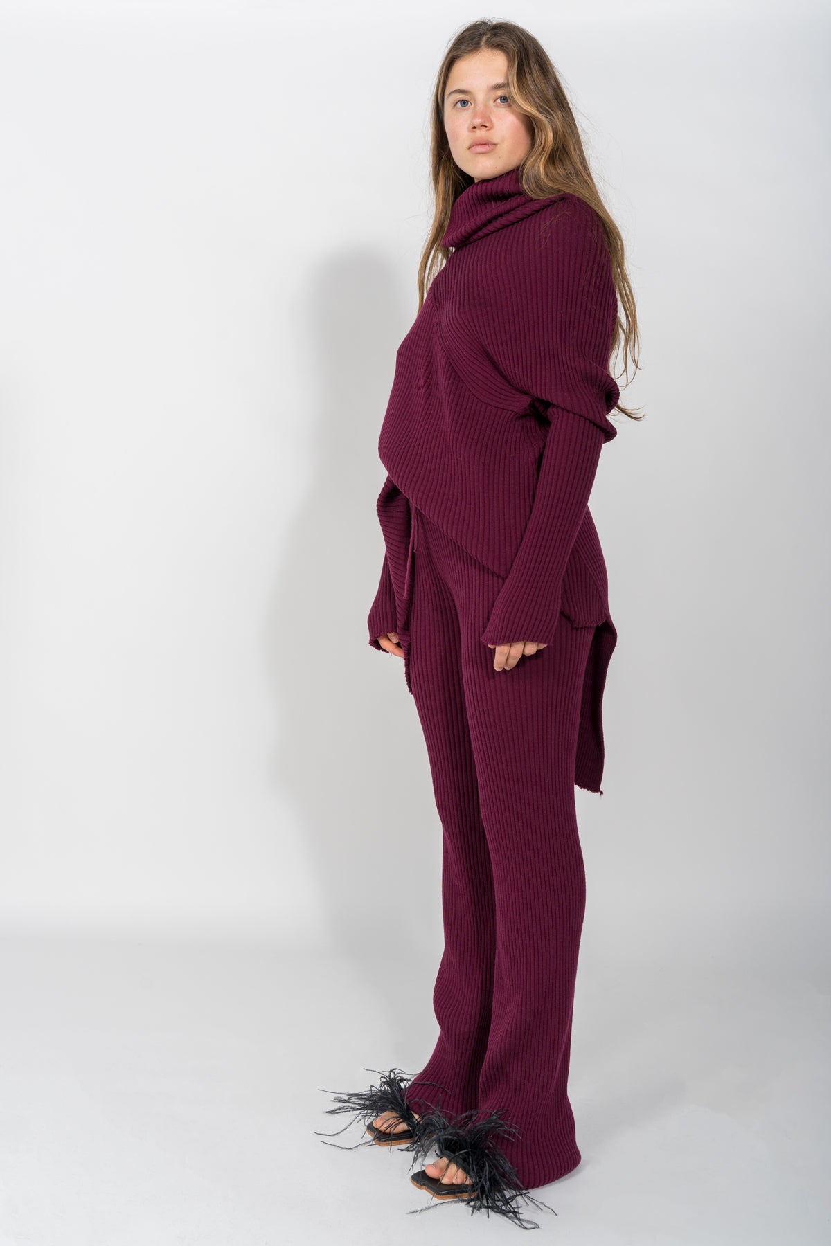 AUBERGINE KNITTED TROUSERS marques almeida