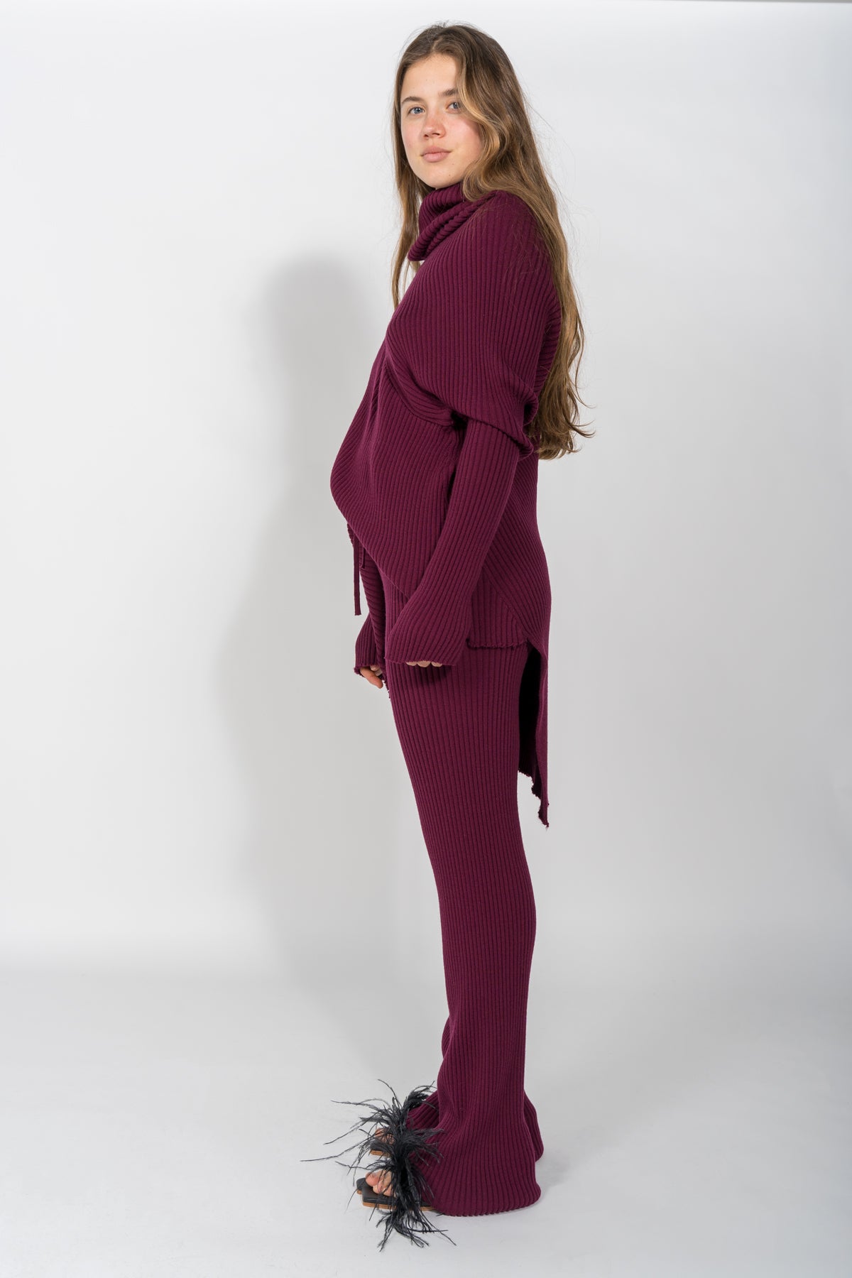 AUBERGINE KNITTED TROUSERS marques almeida