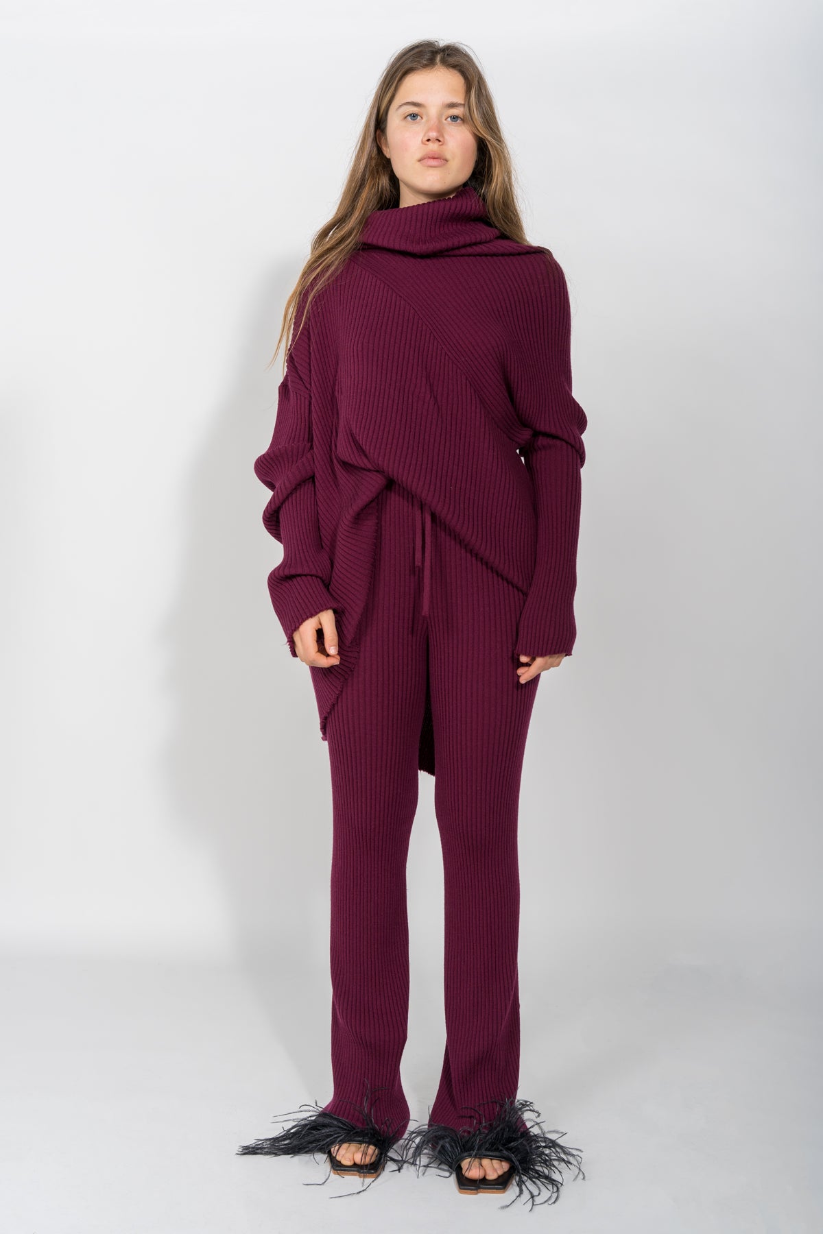 AUBERGINE KNITTED TROUSERS marques almeida