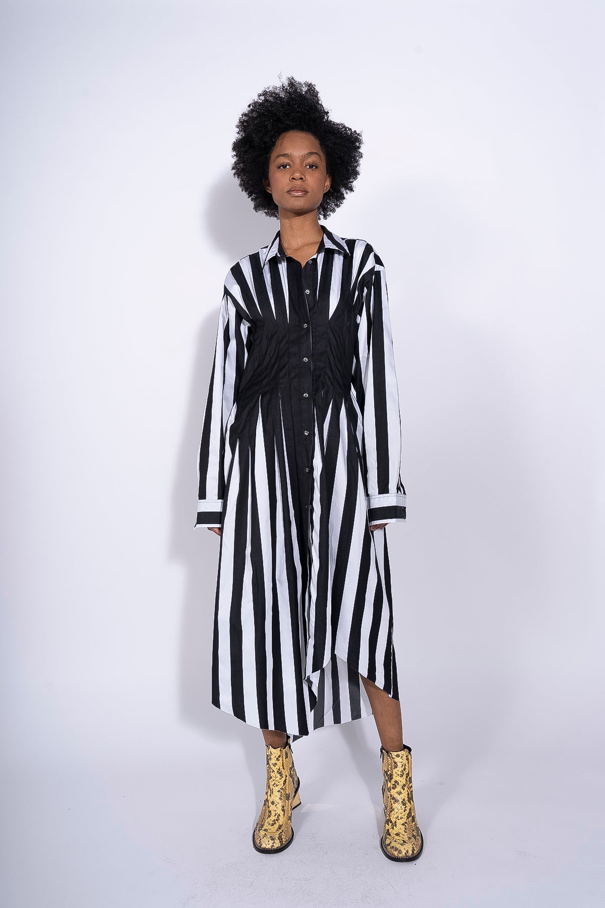 BLACK AND WHITE CINCHED SHIRT DRESS marques almeida