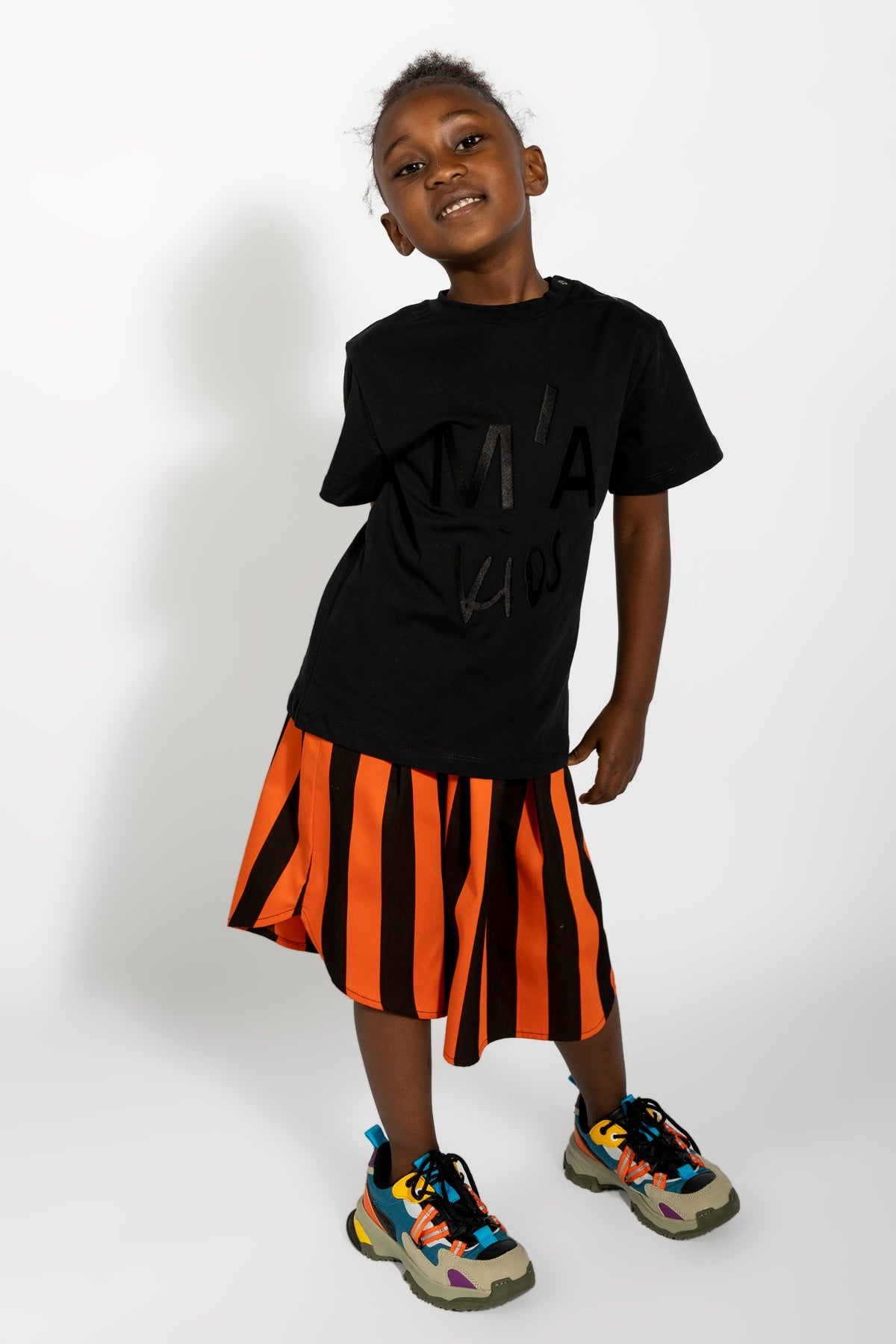 M'A KIDS EMBROIDERED T-SHIRT IN BLAC