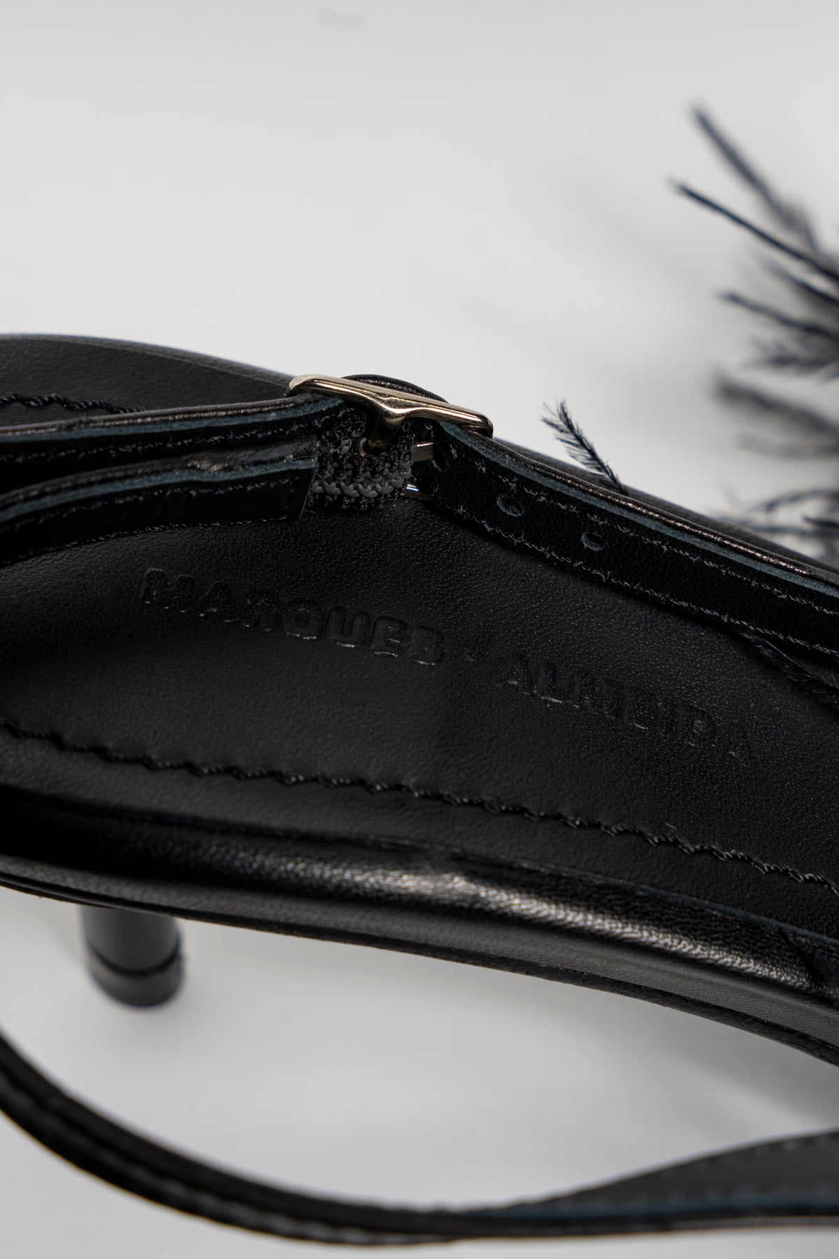 BLACK FEATHER PUMPS MARQUES ALMEIDA