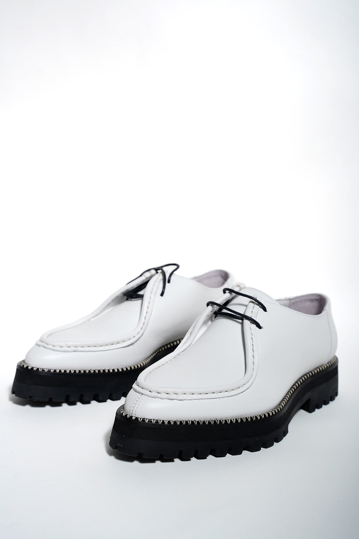 WHITE BROGUE W/ BLANKET STITCH MARQUES ALMEIDA