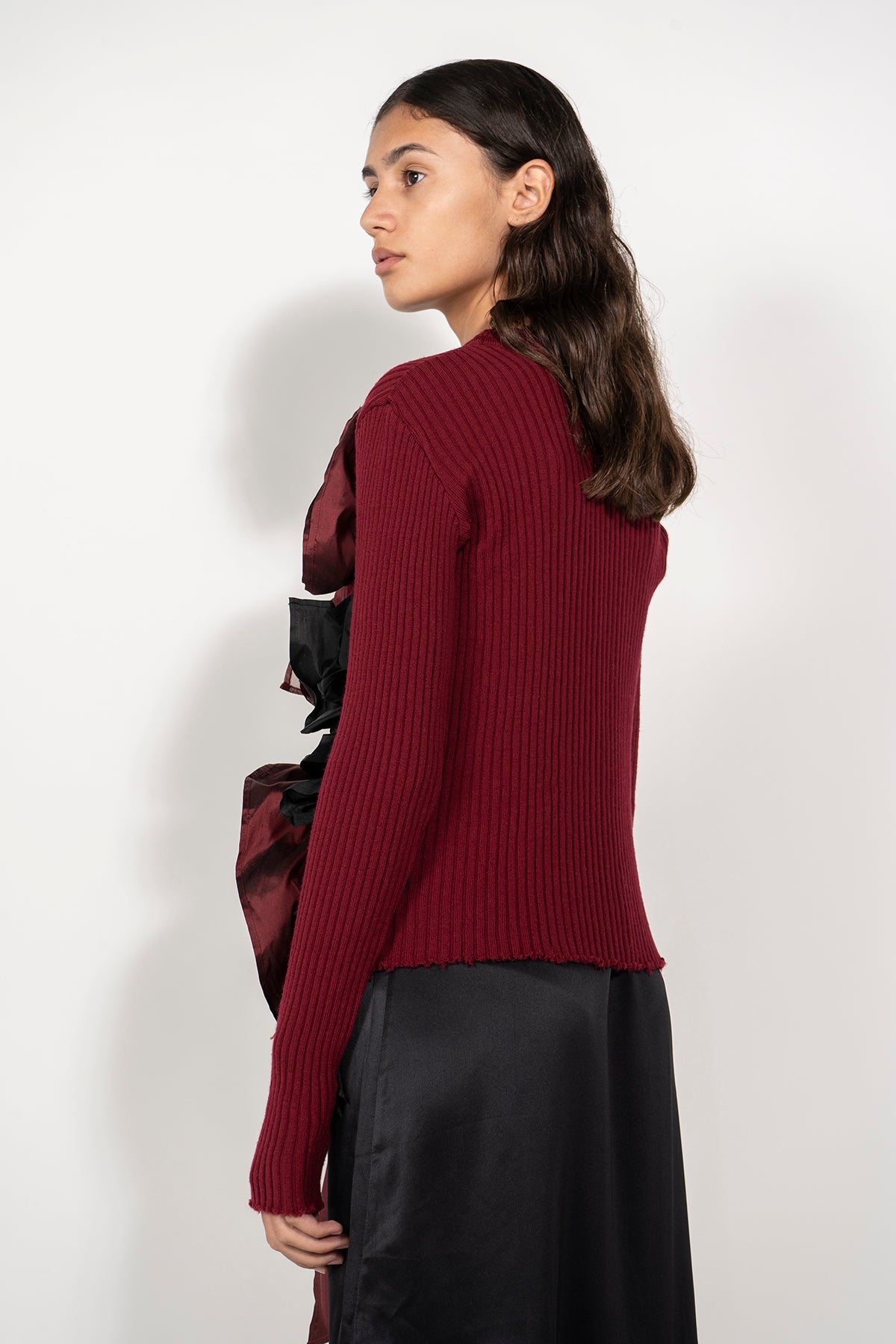 FITTED CREWNECK SWEATSHIRT WITH FRILLS
