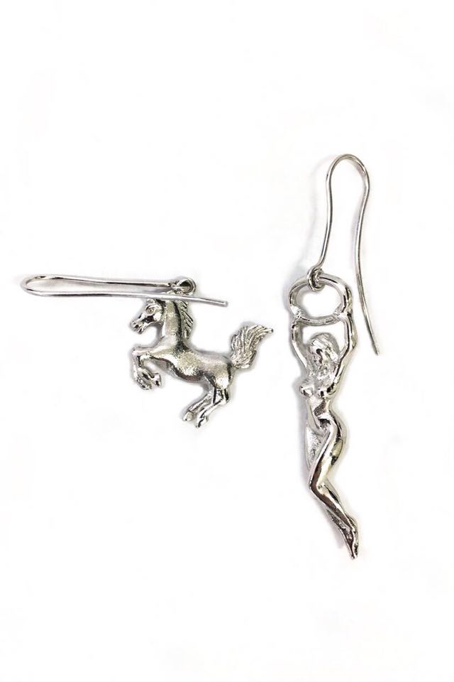 SILVER LADY AND HORSE EARRINGS - marques-almeida-dev